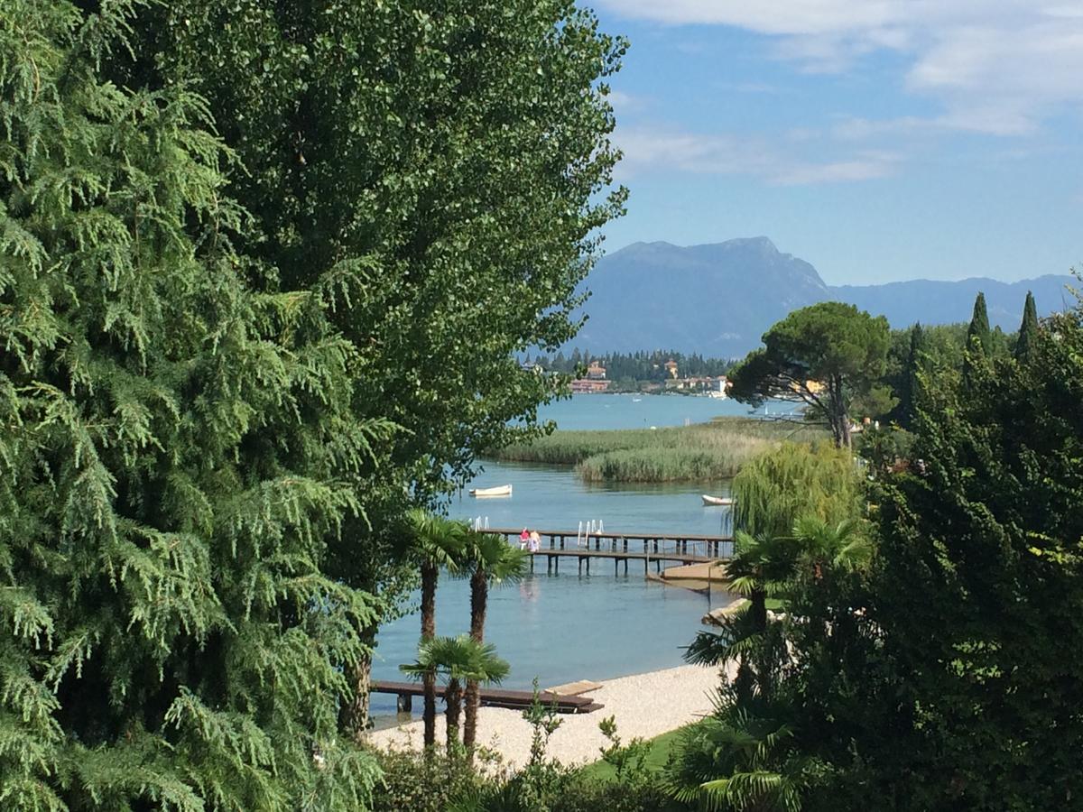 Hotel La Rondine Sirmione Exterior foto