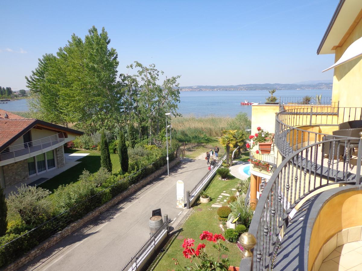 Hotel La Rondine Sirmione Exterior foto