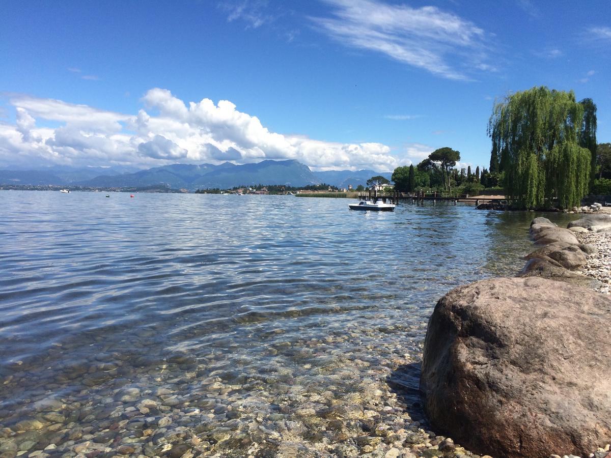 Hotel La Rondine Sirmione Exterior foto