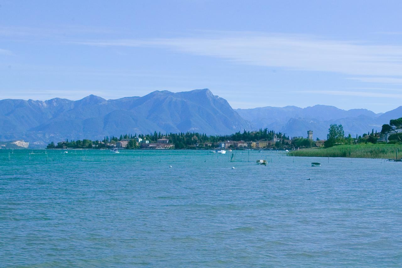 Hotel La Rondine Sirmione Exterior foto